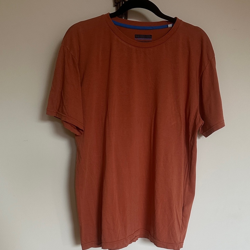 Men's Casual Rust T-Shirt Size L